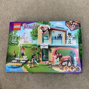 Lego friends 41446
Heartlake city vet clinic
6+ years old
258 pieces